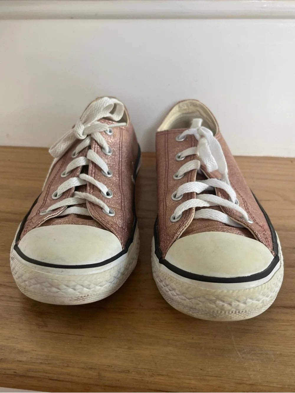 Converse Kids Low-Top Sneakers in Rose Gold